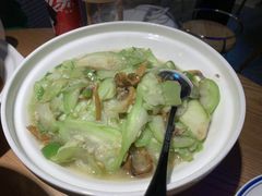 鲜丝瓜焖河蚌-费大厨辣椒炒肉(万家丽一店)