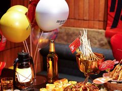 -何师烧烤Pro ·小龙虾·江湖川菜·精酿啤酒(太古里店)