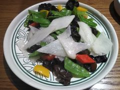 -云海肴·汽锅鸡·云南菜(天山百盛优客店)