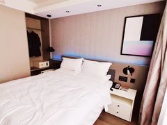 -桔子酒店(南京新街口张府园地铁站店)