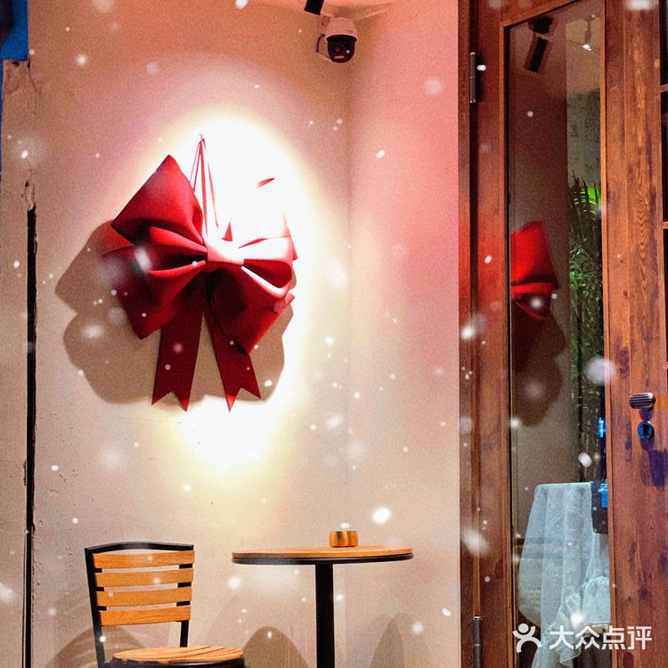 Hohhot空巢商店|白天一杯咖啡晚上一杯酒的微醺浪漫