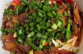 Ginger Stir-Fried Pork Noodles