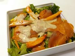 挪威烟三文鱼伴蟹棒杂菜沙律-Red Rice米饭主题餐厅(荔枝角店)