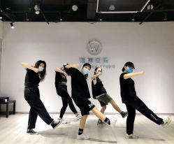 -唯舞空间