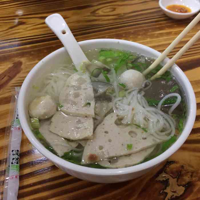 乌弟新亨粿条汤