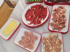 -毛辣果·贵州红酸汤牛肉火锅(西单店)