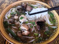 -正宗李家土鸡米线店