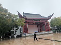 -绳金塔