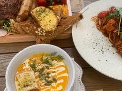 -Mark&Mars Restaurant