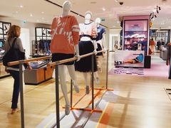 -乐蓬马歇百货公司(Rive Gauche)