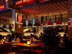 -FOUR PLAY BAR