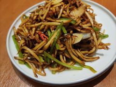 炒杏鲍菇丝-老昌春饼(中央大街店)