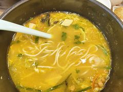 -花馬肆.云南过桥米线(汉神购物广场现场熬汤店)