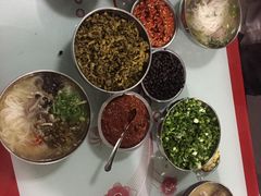 -胡记牛杂粉