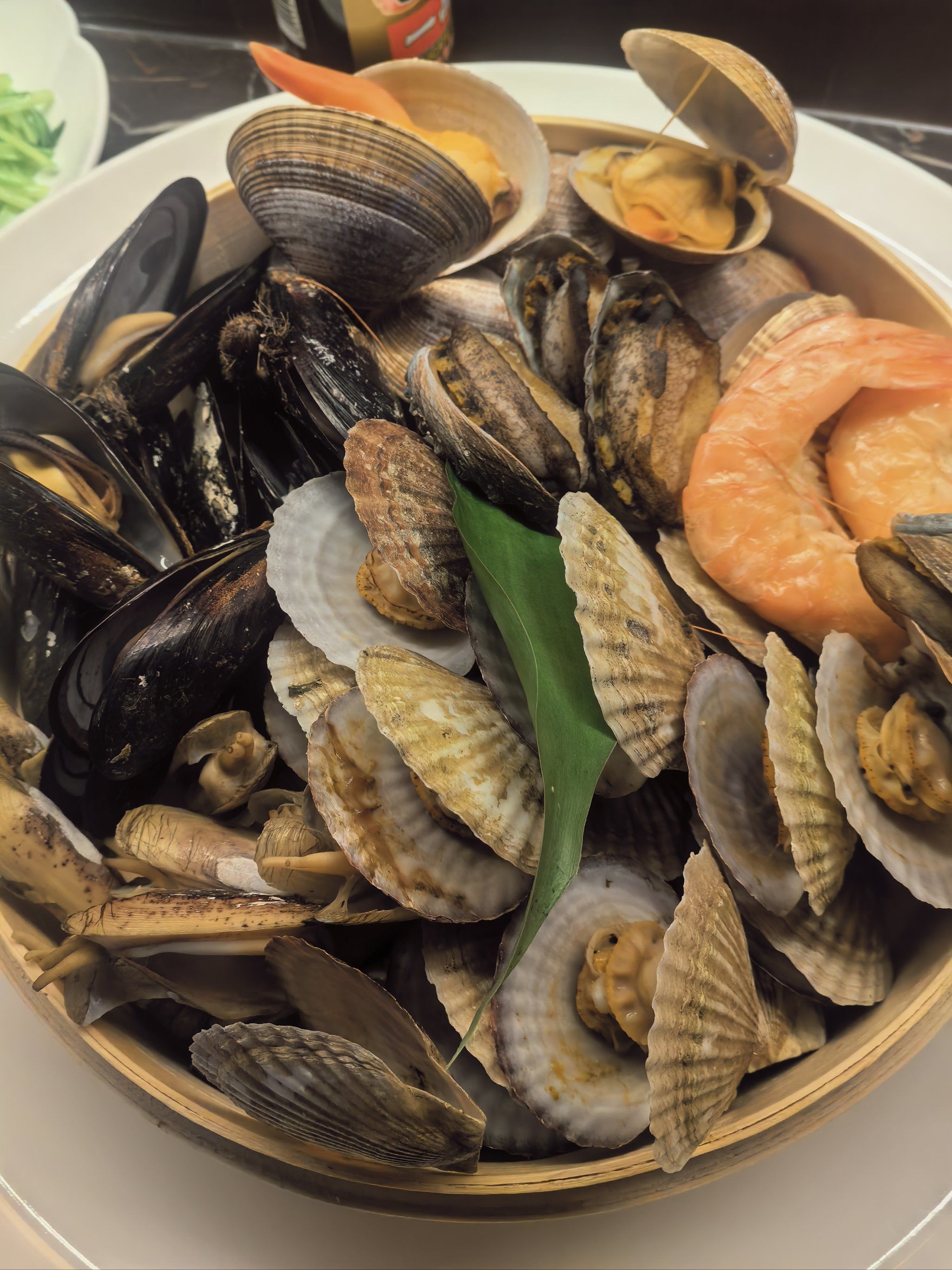 码头婆婆的海鲜小咖令人惊艳.满满一盘,各