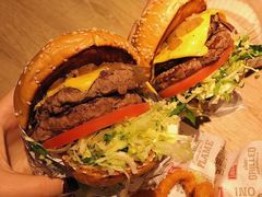 -The Habit Burger Grill 哈比特汉堡(复兴soho店)