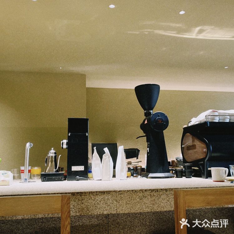 ESPRESSO COFFEE门口好难找🤣