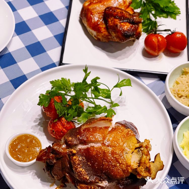 辛德勒啤酒德餐厅正宗德国黑啤烤脆皮猪肘