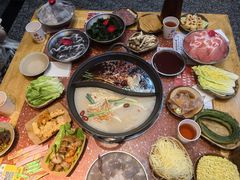 -赵美丽·重庆社区火锅·直营店(火车东站·中豪国际店)