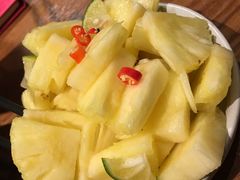 青柠檬拌鲜菠萝-云海肴·汽锅鸡·云南菜(天山百盛优客店)