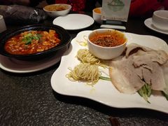 -万重锦·人文川菜馆(骡马市店)