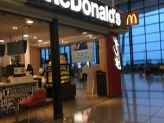 门面-麦当劳(桃仙机场到达层店)