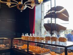 面包甜点陈列柜-Salon de The de Joel Robuchon(外滩18号店)