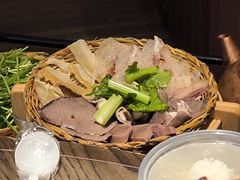 -盡膳口福跷脚牛肉火锅(晶耀前滩店)