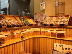 -天井·丑面包搭咖啡