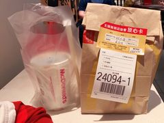 -麦当劳(汉口火车站候车室店)