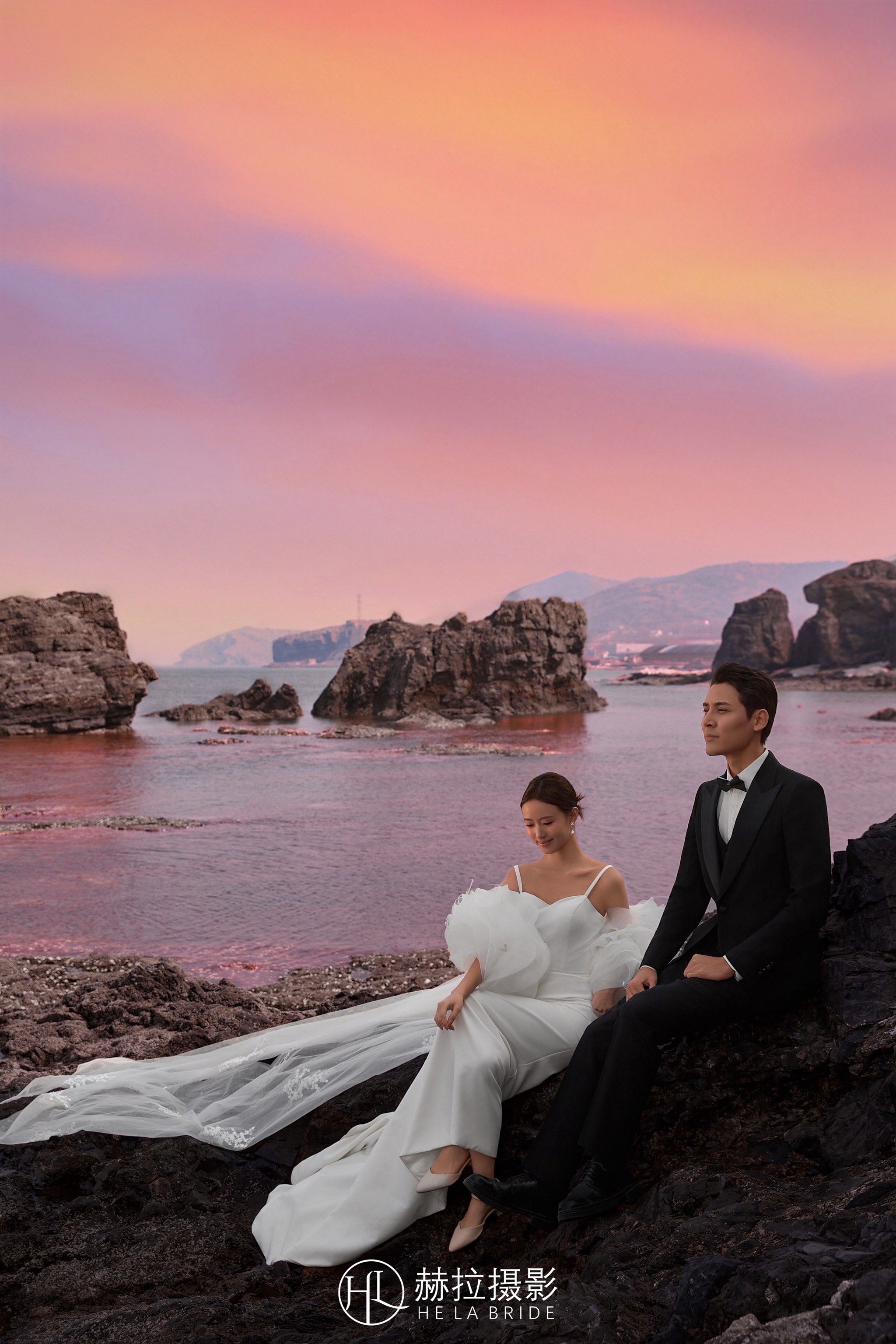 一起来大连看海吧,夕阳礁石海景婚纱照