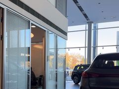 -北京鹏龙大道奔驰4S店(纪家庙店)