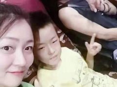 -金东尼人妖秀