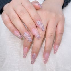 -七彩虹美甲美睫 半永久