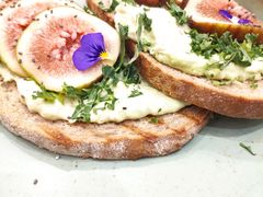 无花果手撕鸡肉tapas-Toris(LuOne凯德晶萃广场店)