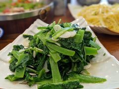 -石磨豆花家常菜·牦牛排土火锅