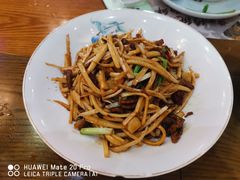 -黄泥岗·地道湖北菜(奥特莱斯店)