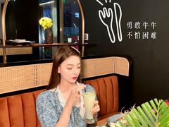 -铭牛烧肉·和牛海鲜自助(高新月牙湖店)