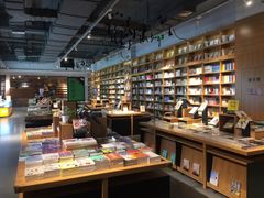 -新华书店(苍南银泰店)