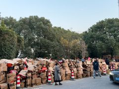 -奥特莱斯停车场