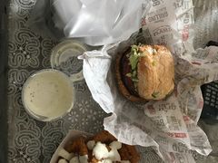 -The Habit Burger Grill 哈比特汉堡(爱琴海店)