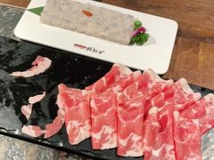 -老牌坊云南鱼豆花火锅(哈西万达店)