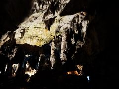 -波斯托伊纳溶洞