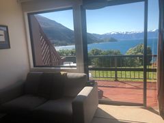 -Lake Hawea Hotel