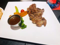 安格斯牛西冷牛排-乐意坊Alla Torre意大利手工披萨(陆家嘴旗舰店)