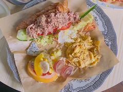 芝士吞拿鱼炒蛋牛角包-251#coffee roasters(沿河东路店)