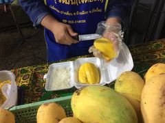 -芒果糯米饭摊子