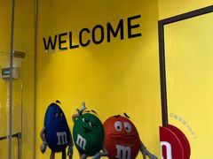 -m豆巧克力世界(上海世茂广场店)