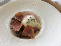 慢煮红心鸡蛋配奶油防风根泥-蝶舍·MAISON PAPILLON