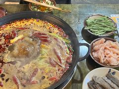 -黄潇洒老火锅(九眼桥宏济巷店)